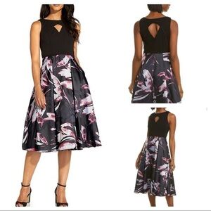 Adrianna Papell
Sleeveless Jacquard Fit Midi Dress